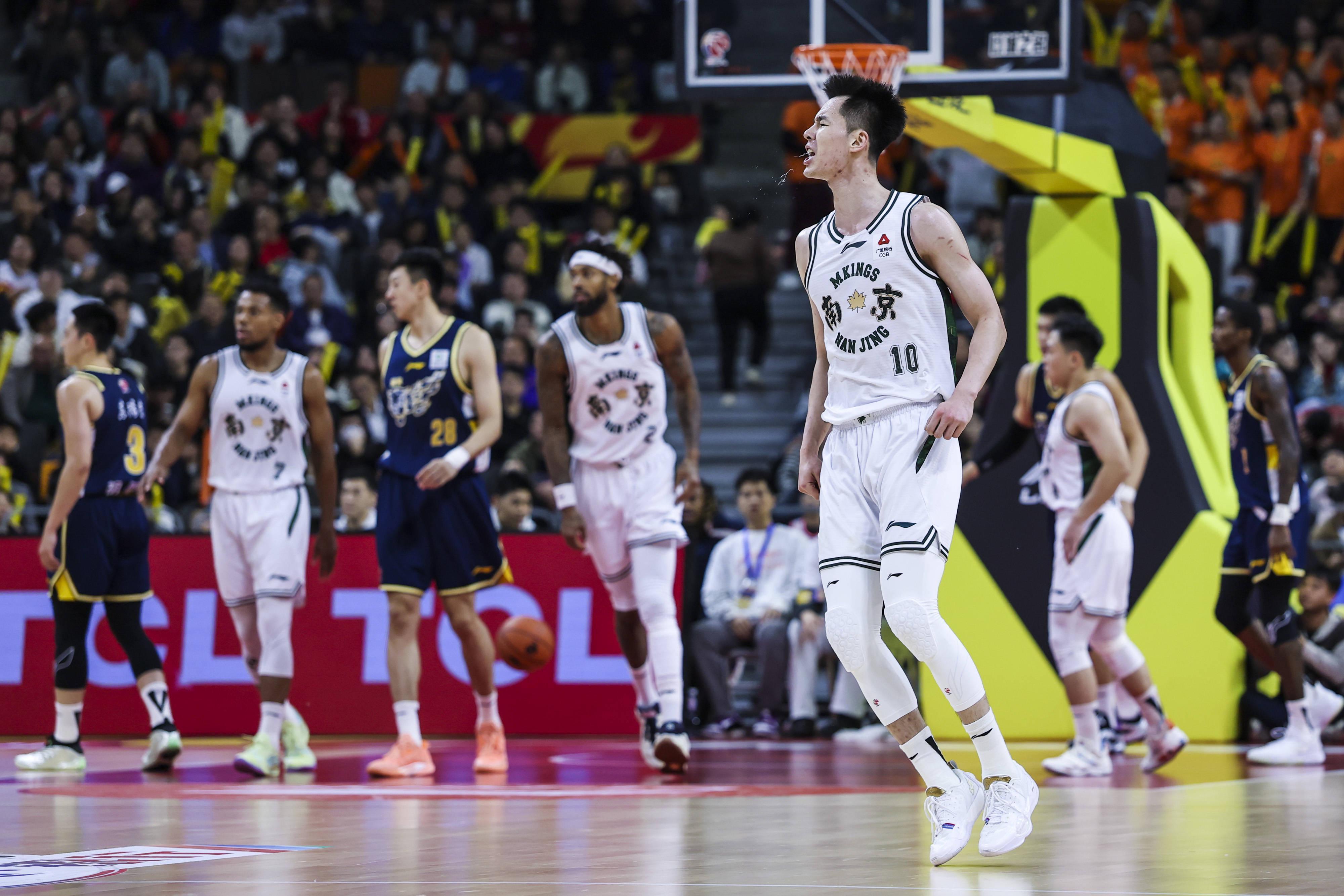 垃圾时间失序酿闹剧，联盟重罚树底线，处罚尺度争议背后藏联赛